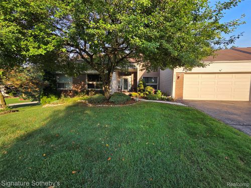 5274 Simpson Lake Rd, West Bloomfield, MI, 48323-3439 | Card Image