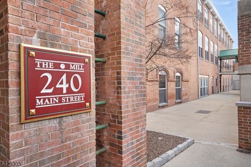 205-240 Main St, Little Falls, NJ, 07424-1353 | Card Image