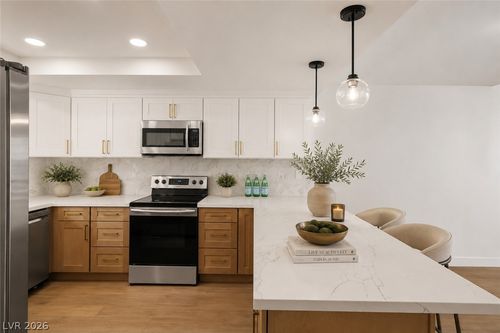 4567 Madreperla St, Las Vegas, NV, 89121-5460 | Card Image