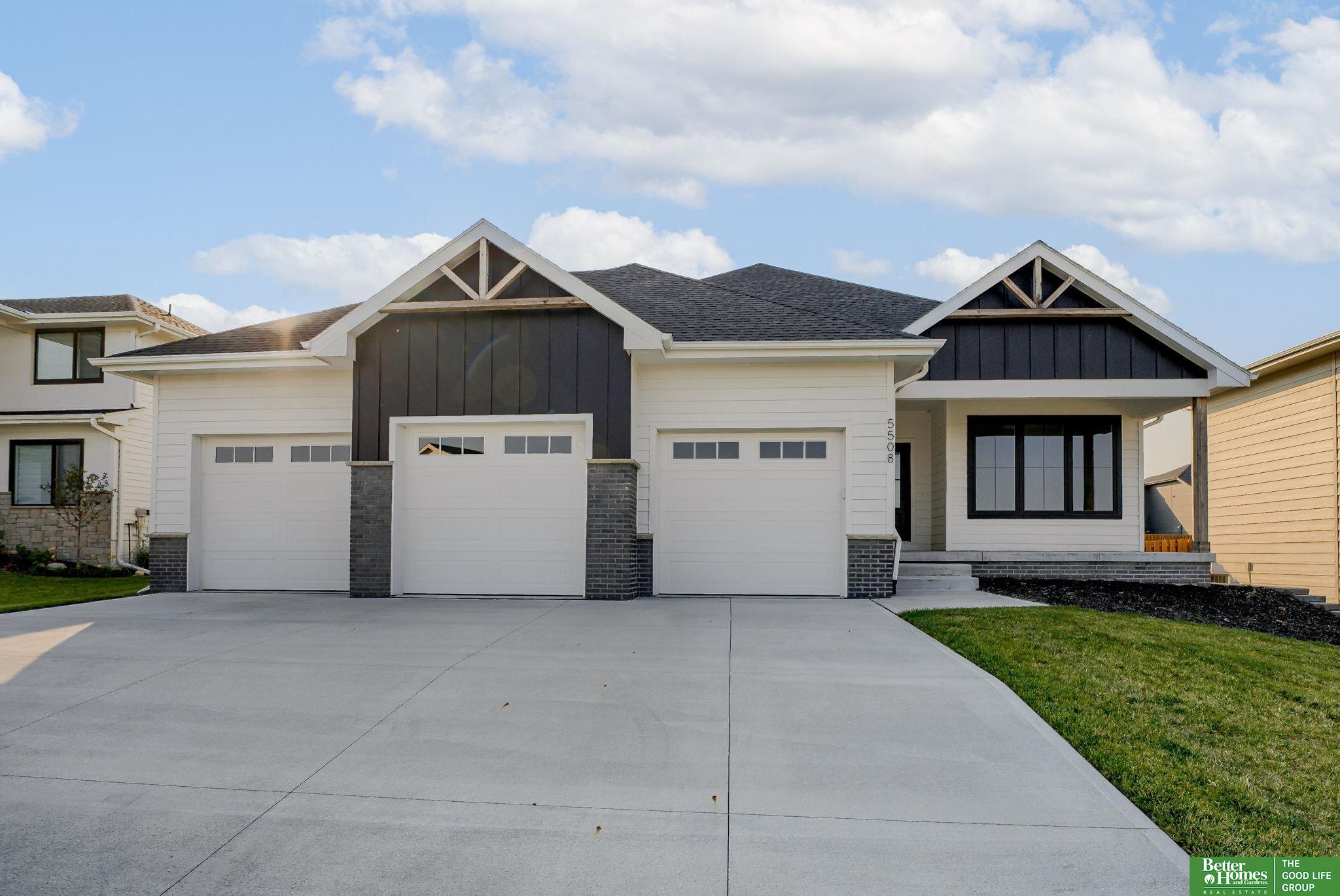 206th St, Elkhorn, NE 68022