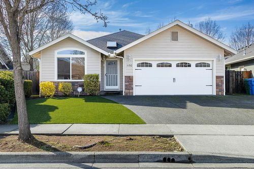 1150 Angler Ln, Grants Pass, OR, 97527-6413 | Card Image