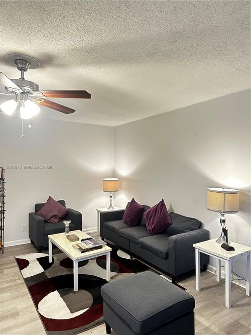 220-220 Cambridge I, West Palm Beach, FL, 33417-1332 | Card Image