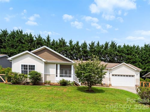 9 Farthings Dr, Arden, NC, 28704-8831 | Card Image