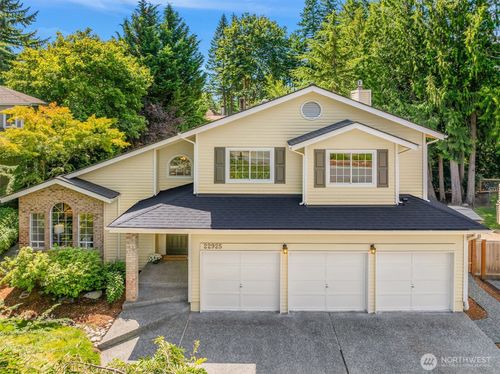 22925 Ne 15th Pl, Sammamish, WA, 98074-6509 | Card Image