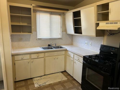 14500 Northfield Blvd, Oak Park, MI, 48237-1579 | Card Image