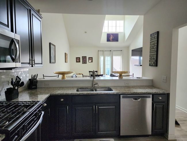2003 Magenta Ln, Townhouse with 3 bedrooms, 4 bathrooms and 2 parking in Algonquin IL | Image 4