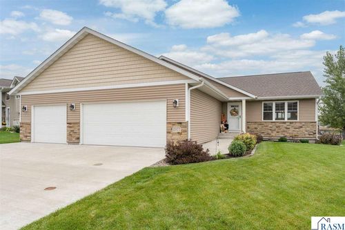 2377 Rolling Green Lane, North Mankato, MN, 56003 | Card Image