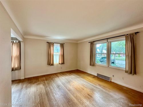 2400 Cummings Ave, Berkley, MI, 48072-1082 | Card Image