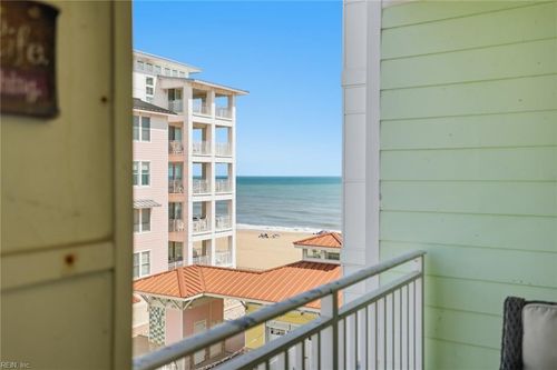 301b-3738 Sandpiper Rd, Virginia Beach, VA, 23456-4379 | Card Image