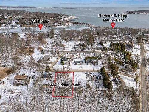 325 Fiddler Ln, Greenport, NY, 11944-2412 | Card Image
