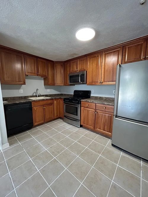 apt-24-10 Karen Cir, Billerica, MA, 01821-4731 | Card Image