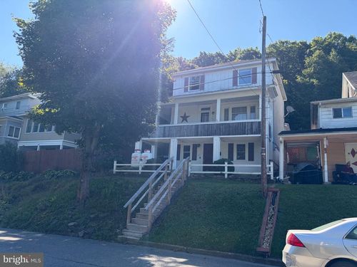 421 E Railroad Street, NESQUEHONING, PA, 18240 | Card Image
