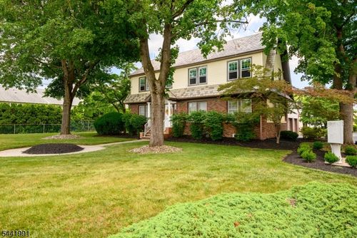 2-1168 Lake Ave, Clark, NJ, 07066-2745 | Card Image