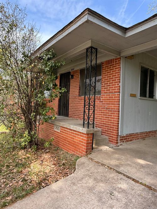 2203 S Park St, Little Rock, AR, 72202-6143 | Card Image