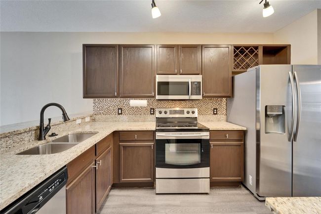 15787 Fishhawk Falls Dr, Townhouse with 2 bedrooms, 3 bathrooms and null parking in Lithia FL | Image 14