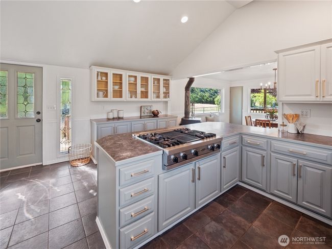 26803 Se 416 Th St, House other with 6 bedrooms, 3 bathrooms and 3 parking in Enumclaw WA | Image 9