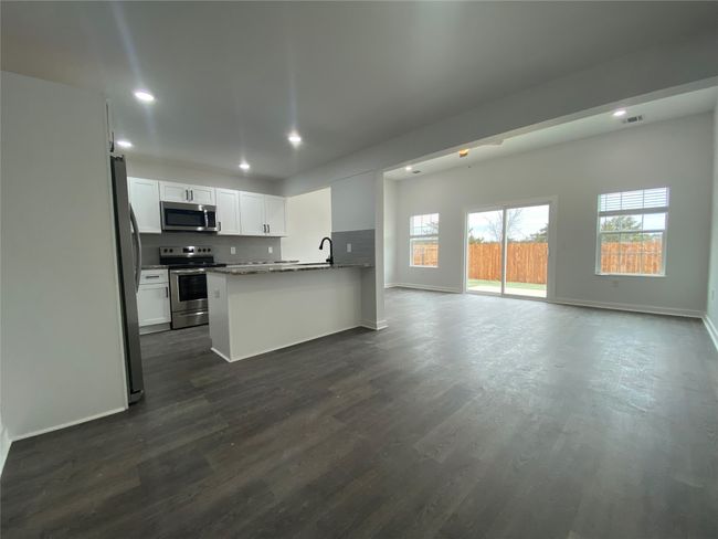 A - 365 Sunnyside Dr, Home with 3 bedrooms, 4 bathrooms and null parking in Trenton TX | Image 4