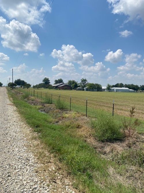 449 County Road 403, Lott, TX, 76656-3957 | Card Image