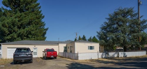 416 W Stewart Avenue, Medford, OR, 97501 | Card Image
