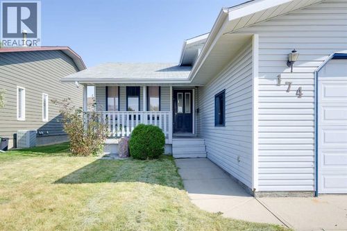 174 Donnelly Cres, Red Deer, AB, T4R2L6 | Card Image
