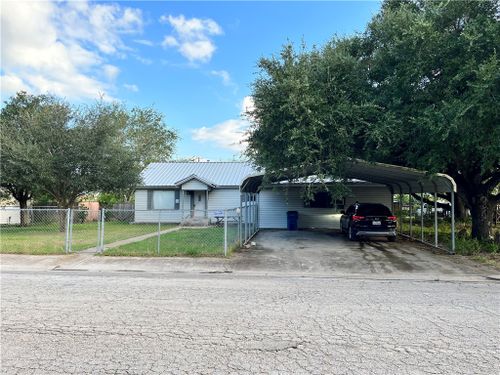 305 Laredo St, Freer, TX, 78357-1527 | Card Image