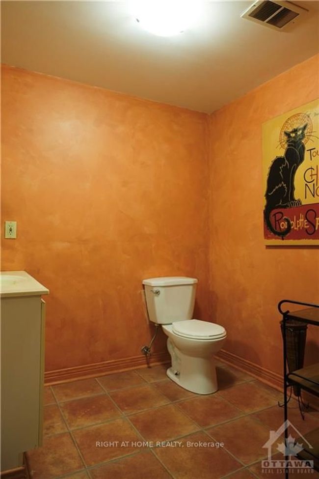 3617 Vaughan Side Rd, House other with 3 bedrooms, 2 bathrooms and 10 parking in Carp ON | Image 20