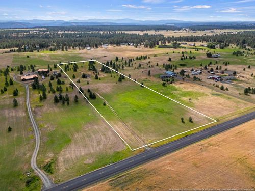 13952 N Dover Rd, Nine Mile Falls, WA, 99026-5117 | Card Image