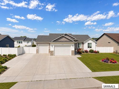 3898 N Catalina Ave, Idaho Falls, ID, 83401-1202 | Card Image