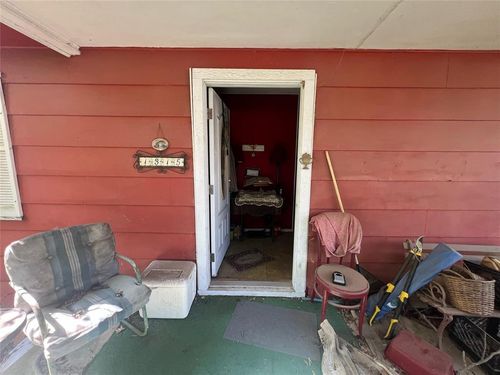 1315 N Kemp Ave, Tishomingo, OK, 73460-4403 | Card Image