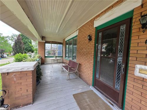 20 Fairview Ave, Kitchener, ON, N2H3E8 | Card Image