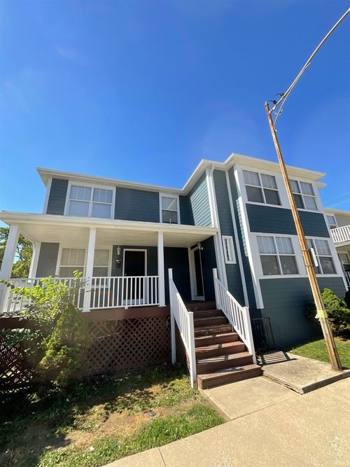 314,316,318,320 E 10th Street, Bloomington, IN, 47408-3408 | Card Image