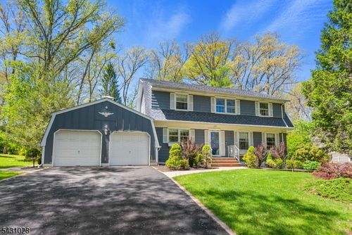 20 E Circuit Dr, Succasunna, NJ, 07876-1962 | Card Image