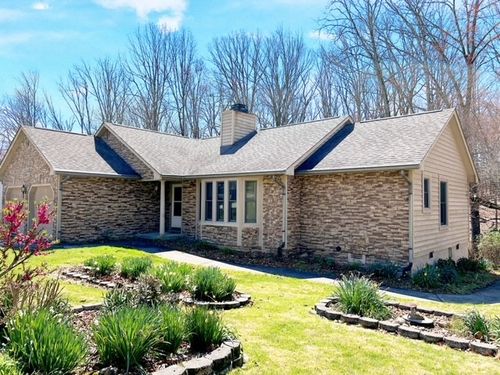 142 Cromwell Ln, Crossville, TN, 38558-7144 | Card Image