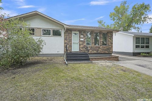 40 Richardson Cres, Regina, SK, S4S4J3 | Card Image