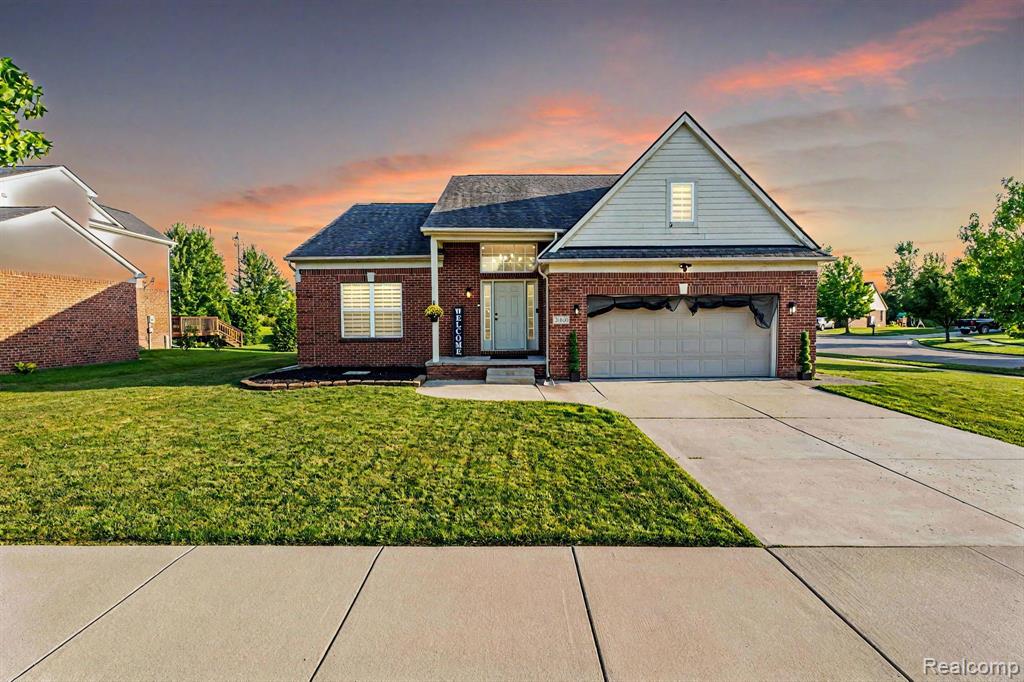 Oak Ridge Dr, Clinton Township, MI 48036 #1