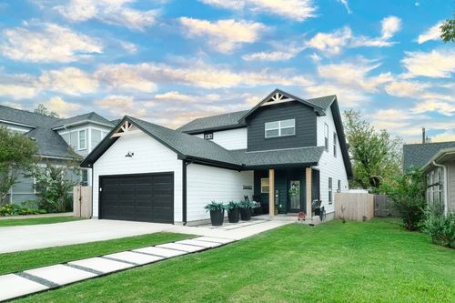 a-609 W 7th St, Taylor, TX, 76574-2716 | Card Image