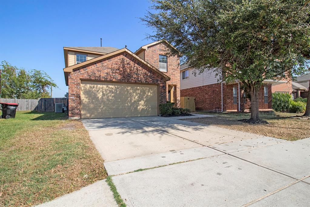 Wisner Cir, Houston, TX 77014