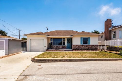 490 Fresno Ave, Morro Bay, CA, 93442-2657 | Card Image
