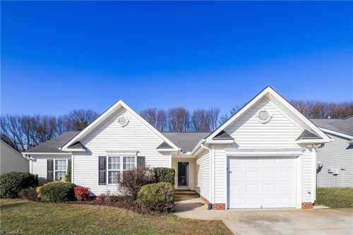 125 Braeburn Dr, Winston-Salem, NC, 27127-4690 | Card Image