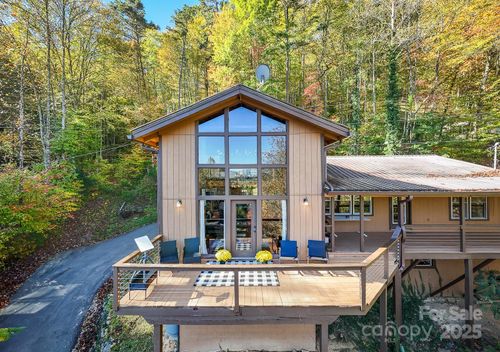 393 Everet Jenkins Rd, Robbinsville, NC, 28771-8929 | Card Image