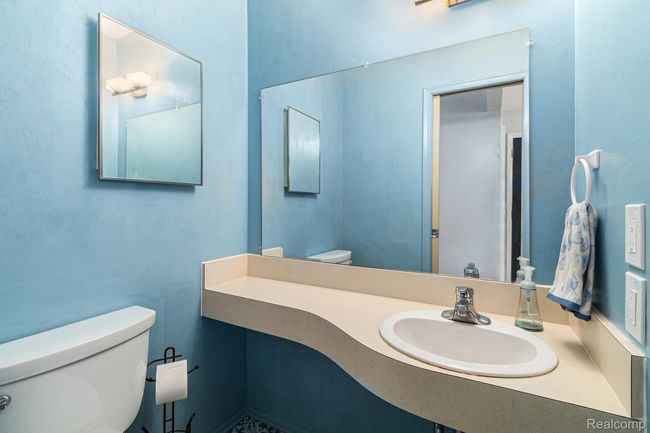 021_file_417.jpg | Image 19