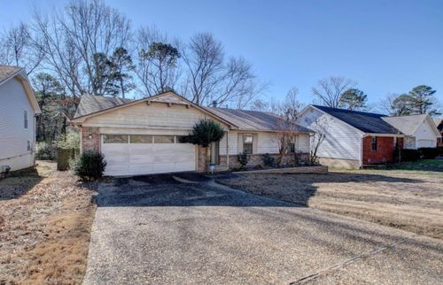 19 Burkwood Dr, Little Rock, AR, 72211-3125 | Card Image