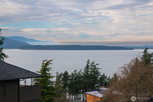 414 S Clarkwood Dr, Bellingham, WA, 98225-8702 | Card Image