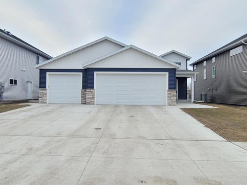2308 36th Ave S, Moorhead, MN, 56560-2798 | Card Image