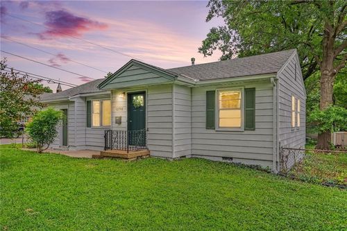 12701 Grandview Rd, Grandview, MO, 64030-1754 | Card Image