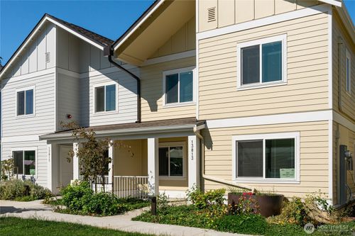 13813 32nd Ln S, Tukwila, WA, 98168 | Card Image