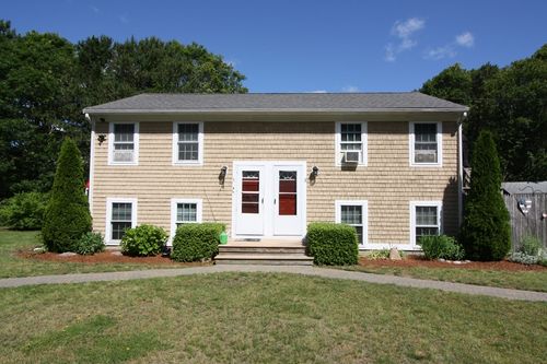 1 Doncaster Way, West Yarmouth, MA, 02673-3452 | Card Image