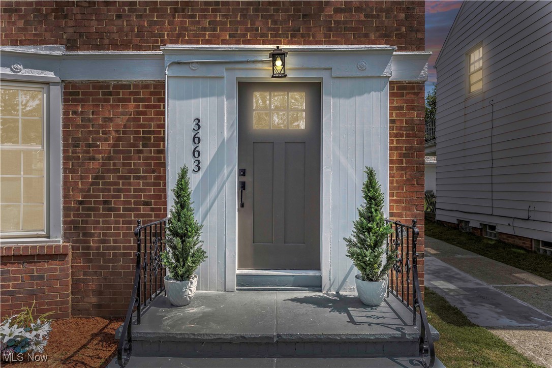 Strathavon Rd, Shaker Heights, OH 44120