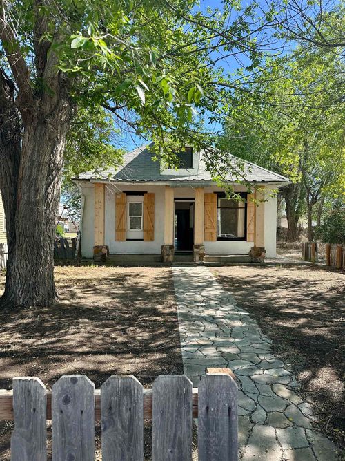 212 Robertson Ave, Worland, WY, 82401-2012 | Card Image