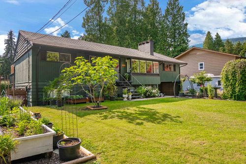 3163 Tennyson Cres, North Vancouver, BC, V7K2A9 | Card Image